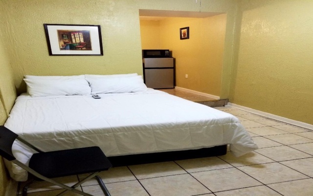 photo 5 of Monterey Inn Hotel