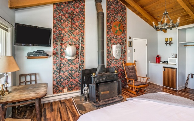 photo 2 of Moolack Shores Inn