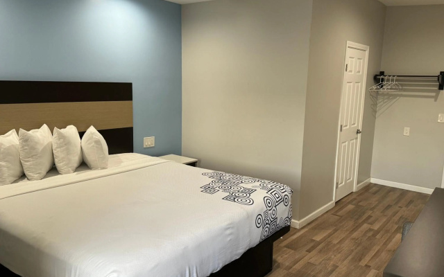 photo 3 of Surfside Inn Redondo Beach