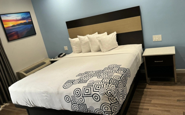 photo 4 of Surfside Inn Redondo Beach