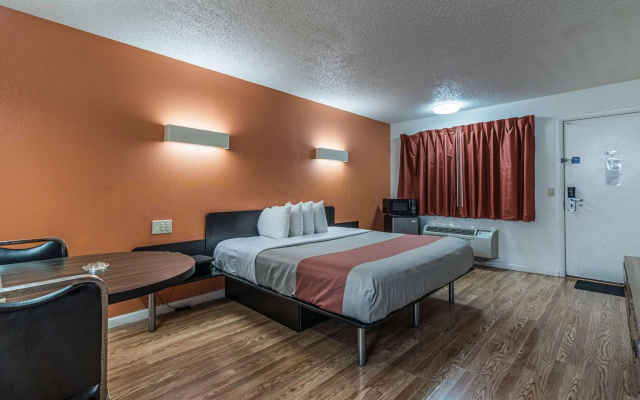 photo 3 of Motel 6 Albany, NY - Airport
