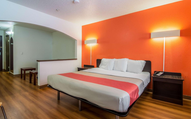 photo 4 of Motel 6 Dallas, TX - North - Richardson