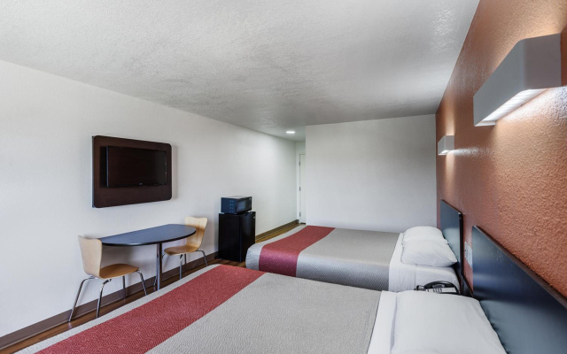 photo 4 of Motel 6 Bedford, TX - Fort Worth