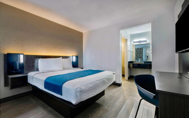 photo 3 of Motel 6 Anaheim, CA - Fullerton East