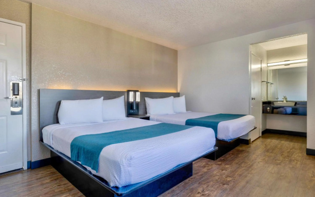photo 5 of Motel 6 Anaheim, CA - Fullerton East