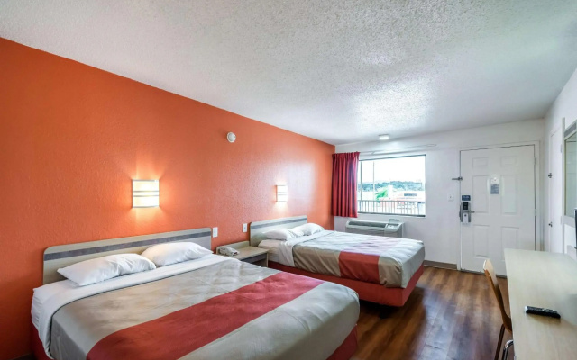 photo 5 of Motel 6 Anniston, AL