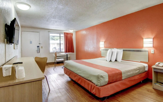 photo 4 of Motel 6 Union City, GA - Atlanta Airport