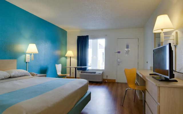 photo 4 of Motel 6 Atlanta, Ga