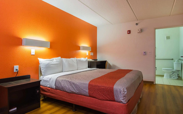photo 2 of Motel 6 Tucker, GA - Atlanta Northeast