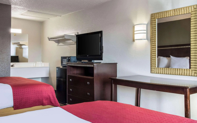 photo 5 of Rodeway Inn Near Hall of Fame
