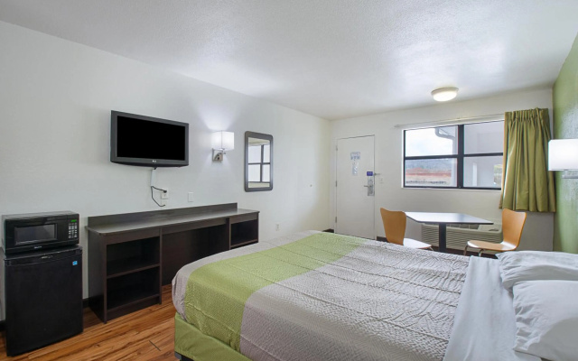 photo 5 of Motel 6 Chattanooga, TN