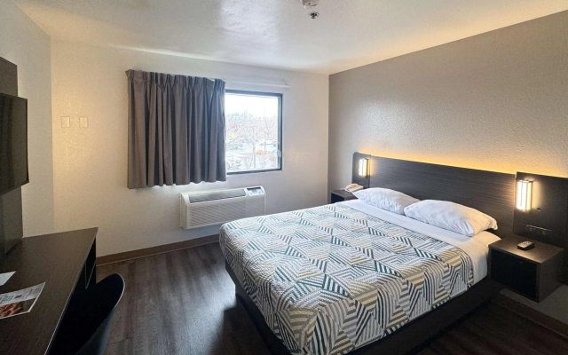 photo 4 of Motel 6 Glenview, IL - Chicago North