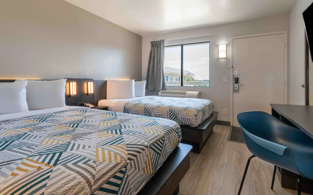 photo 3 of Motel 6 Rolling Meadows, IL - Chicago Northwest