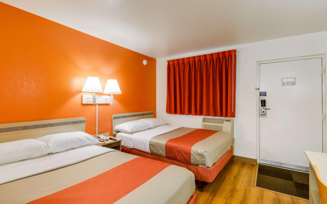 photo 5 of Motel 6 Schiller Park, IL - Chicago O'Hare