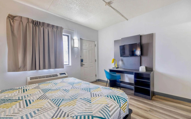 photo 3 of Motel 6 Villa Park, IL - Chicago West