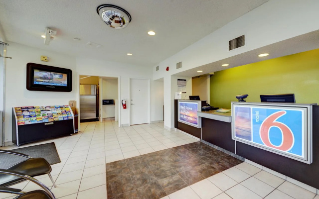 photo 2 of Motel 6 Cocoa Beach, FL