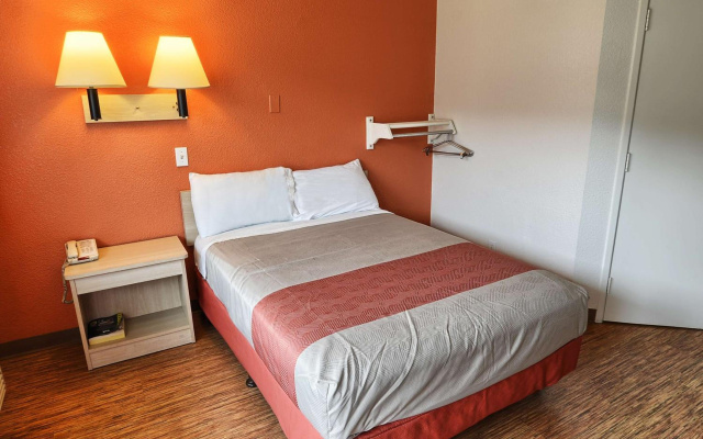 photo 5 of Motel 6 Coeur D'Alene, ID