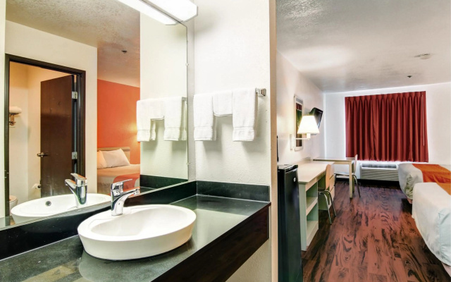photo 5 of Motel 6 Columbia - East