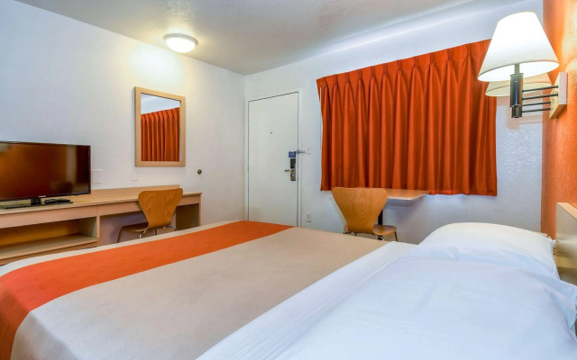 photo 5 of Motel 6 Corona, CA