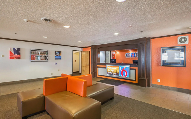 photo 2 of Motel 6 Waterloo, IA - Crossroads Mall - Cedar Falls