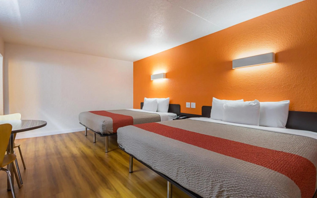 photo 4 of Motel 6 Garland, TX - Northeast Dallas