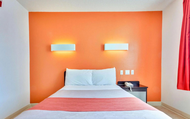 photo 4 of Motel 6 Lewisville, TX - Dallas