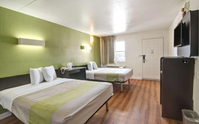 photo 5 of Motel 6 Dallas, TX - Forest Lane