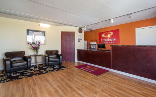 photo 2 of Econo Lodge Danville