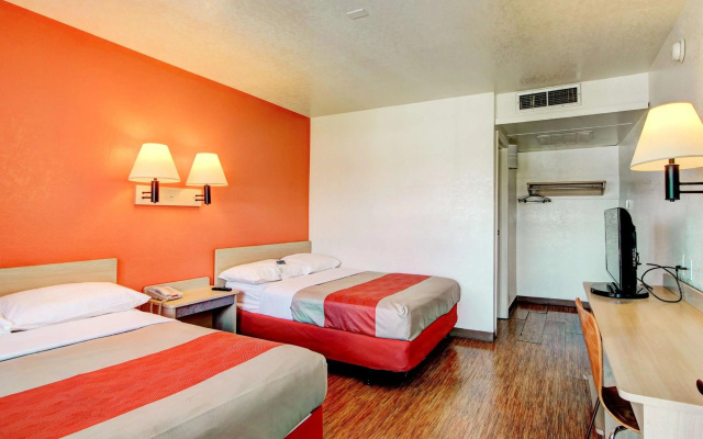 photo 3 of Motel 6 Denver, CO - Airport