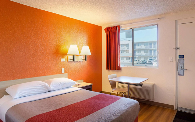 photo 4 of Motel 6 Denver, CO – Downtown