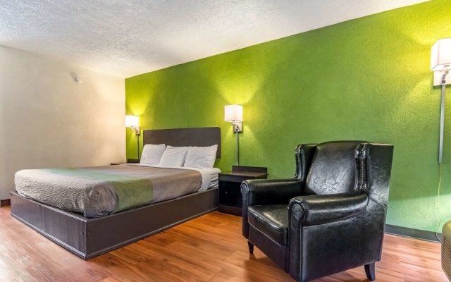 photo 5 of Royal Inn