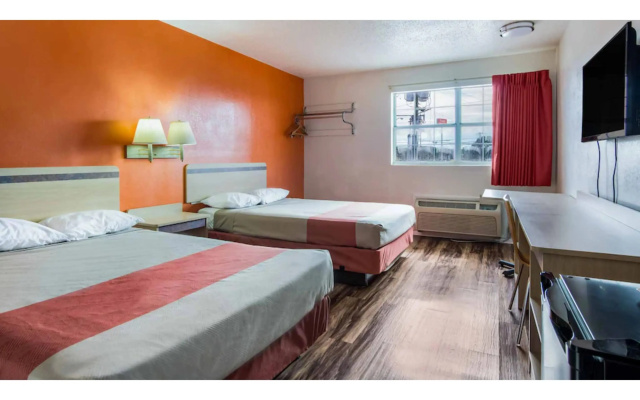 photo 4 of Motel 6 East Ridge, TN