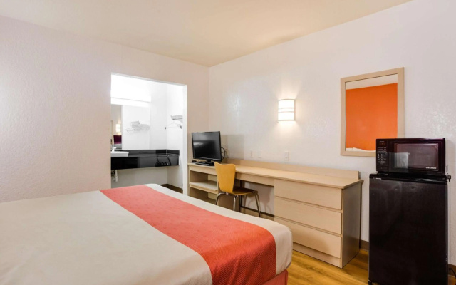 photo 3 of Motel 6-Fayetteville, AR