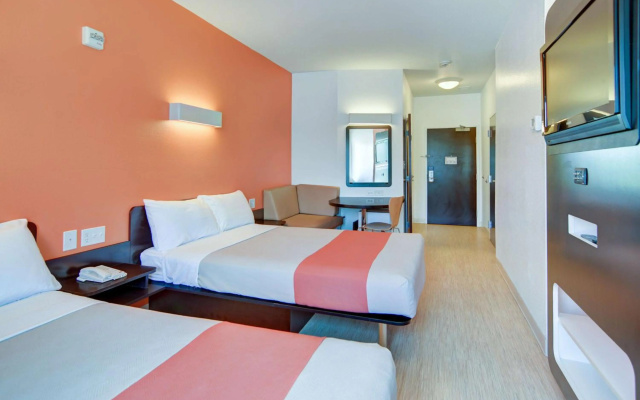 photo 4 of Motel 6 Roanoke, TX - Northlake - Speedway