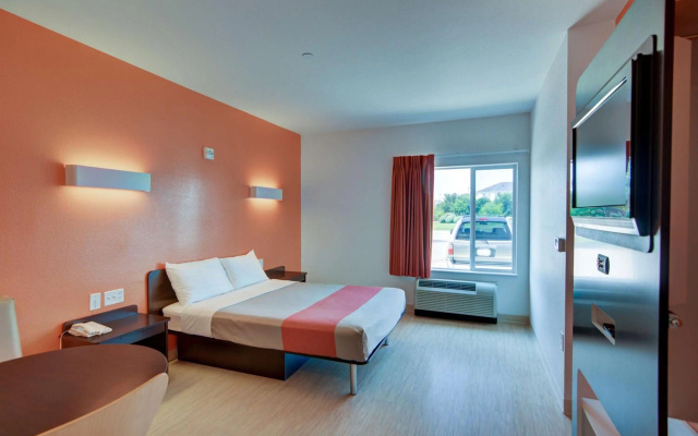 photo 5 of Motel 6 Roanoke, TX - Northlake - Speedway