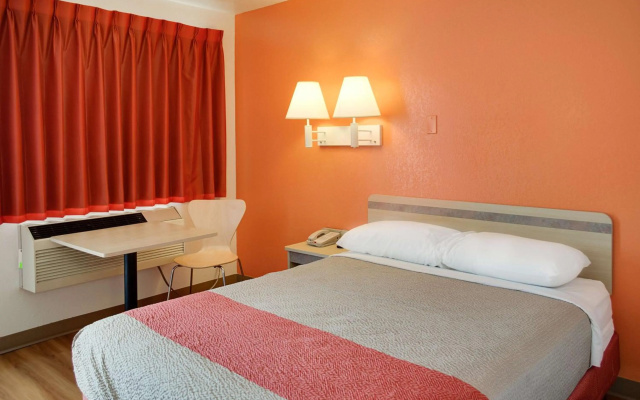 photo 3 of Motel 6 Gulfport, MS – Airport