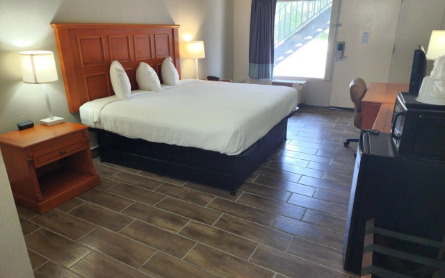 photo 3 of Days Inn by Wyndham Hardeeville Near Hilton Head