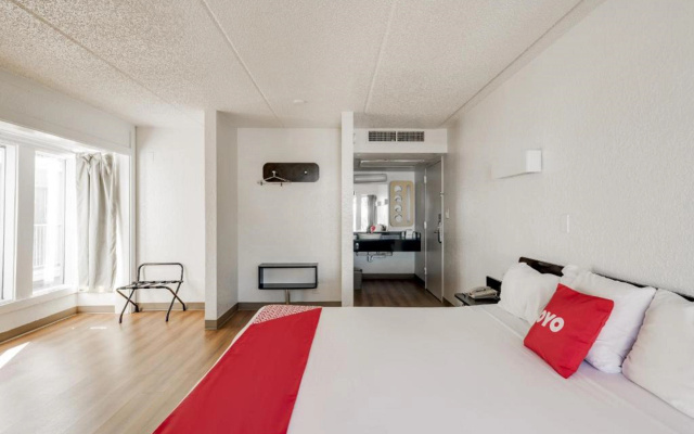 photo 3 of OYO Hotel Houston Katy Freeway