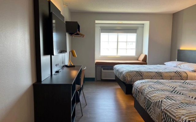 photo 3 of Motel 6 Indianapolis Carmel