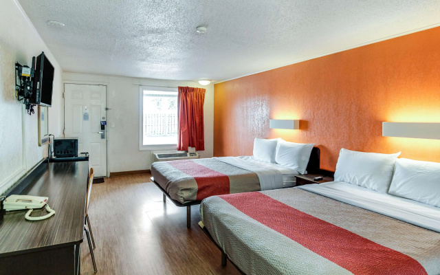 photo 4 of Motel 6 Kalamazoo, MI GA
