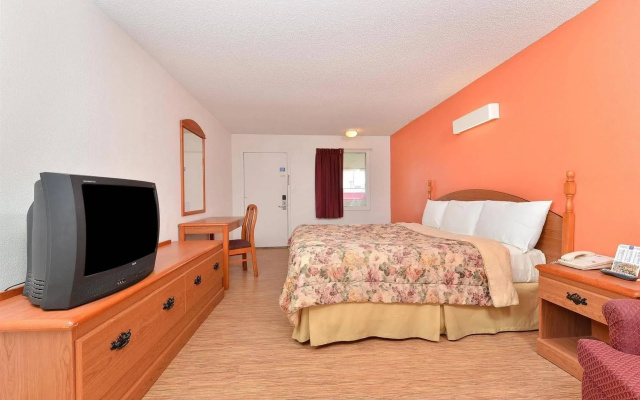 photo 3 of Crossroads Inn