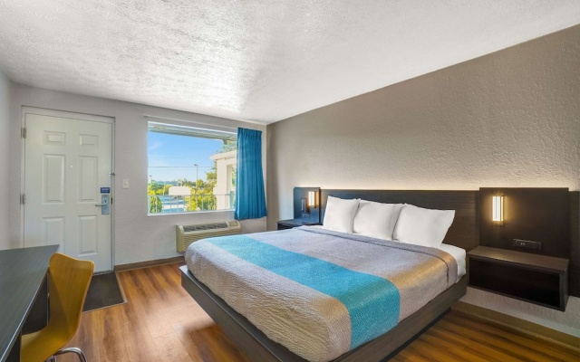 photo 3 of Motel 6 Lexington East