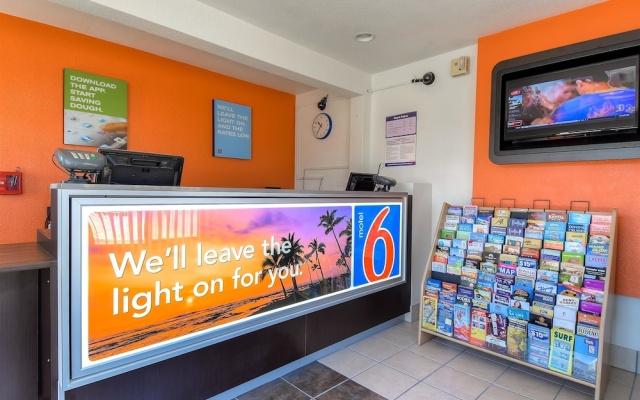 photo 2 of Motel 6 Los Angeles - Harbor City