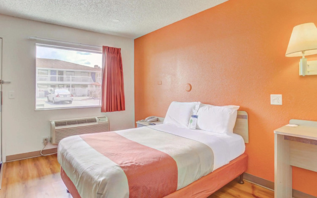 photo 4 of Motel 6 Medford, OR - North