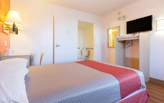 photo 5 of Motel 6 Mesa, AZ - South