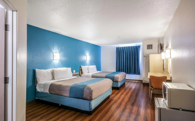 photo 5 of Motel 6 New Braunfels, TX
