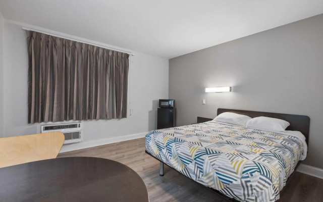 photo 5 of Motel 6 Normal, IL - Bloomington Area