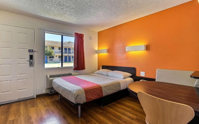 photo 5 of Motel 6-Oakland, CA - Airport