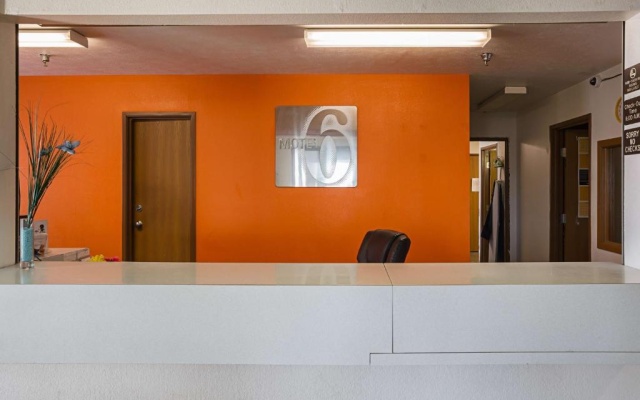 photo 2 of Motel 6 Omaha - IAT West