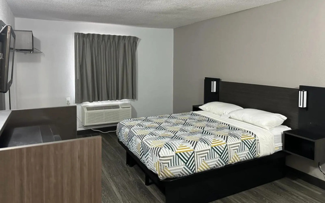 photo 3 of Motel 6 Omaha, NE